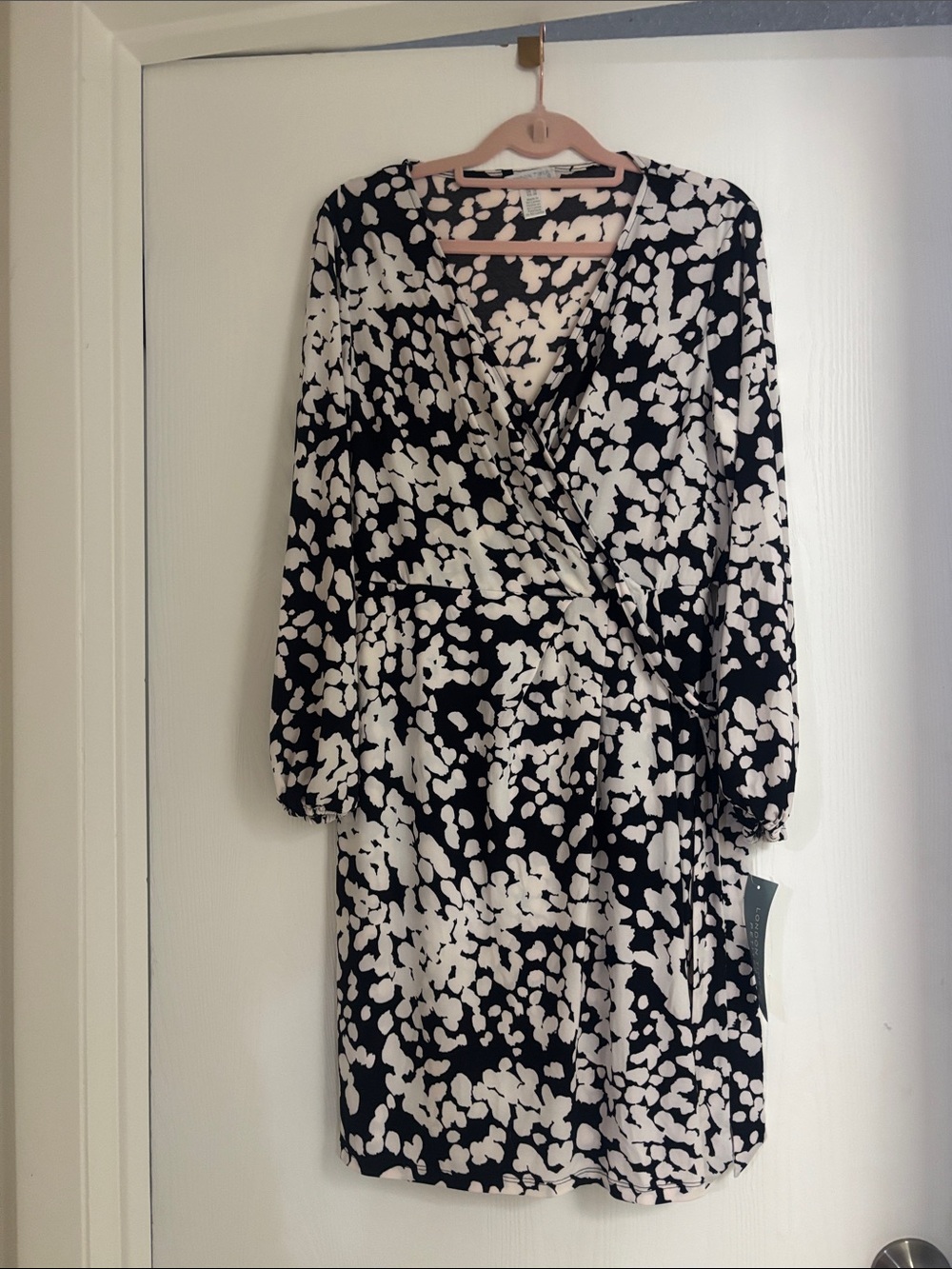 London Times petite ‘faux’ wrap dress - black and white print. NWT